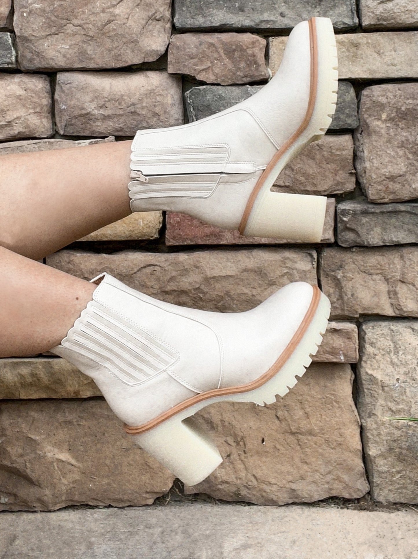 Chelsea Boot - Cream